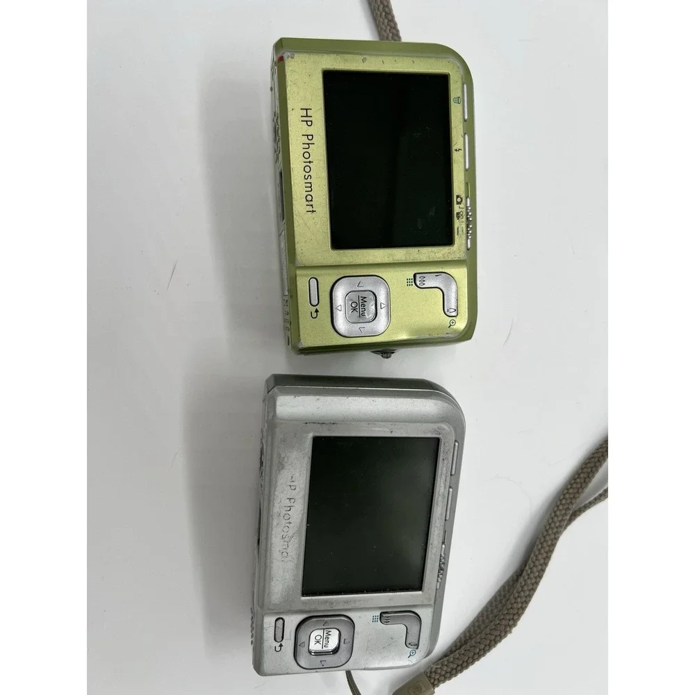 Lot Of‎ 2 HP PhotoSmart M547 6.2MP Digital Cameras For Parts